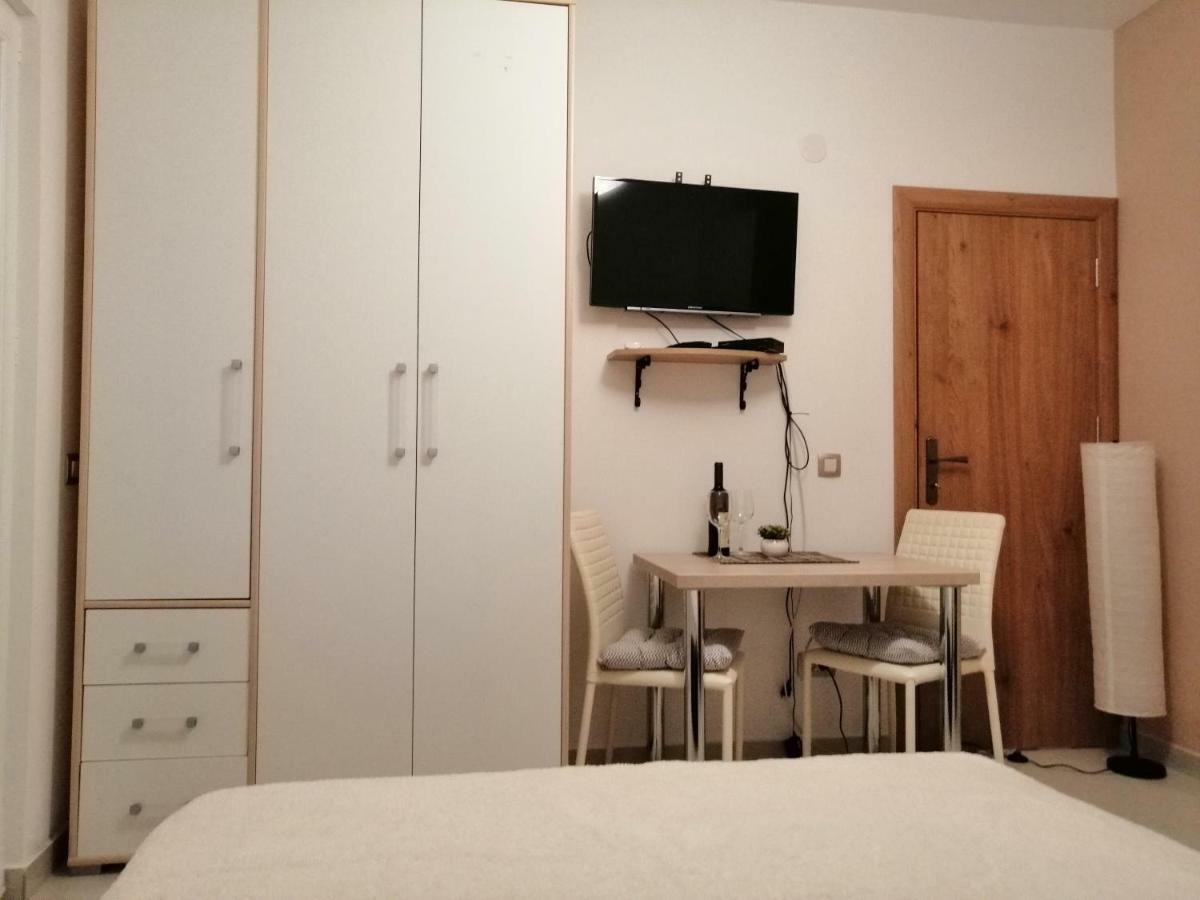 Studio Apartman Irena1 ビエラ エクステリア 写真